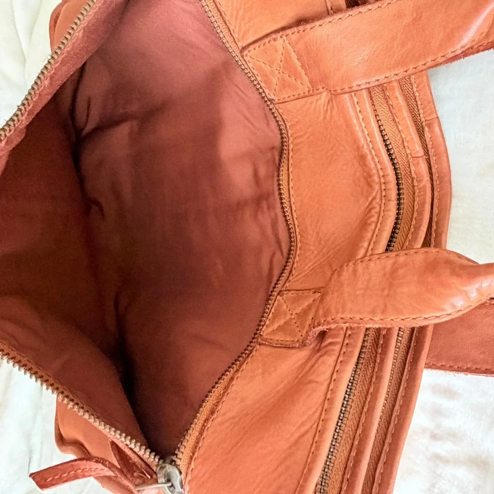 Marta Ponti Portugal Cognac Leather Briefcase Messenger Crossbody Bag Brown